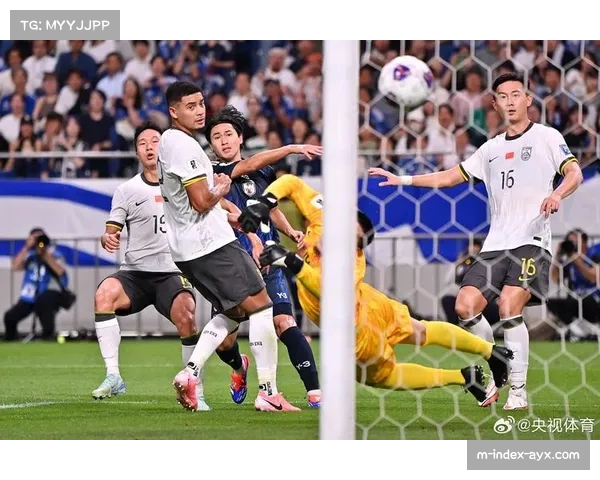 日本队六比零大胜印尼以小组头名身份晋级世界杯
